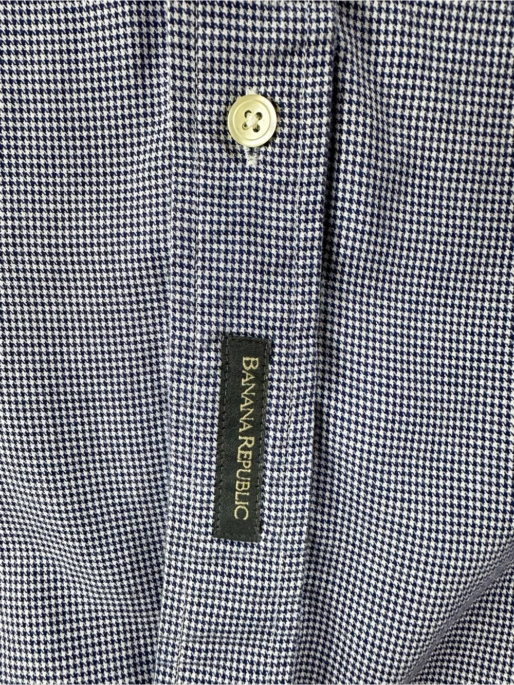 Banana Republic Men's Blue Button-Down Shirt L